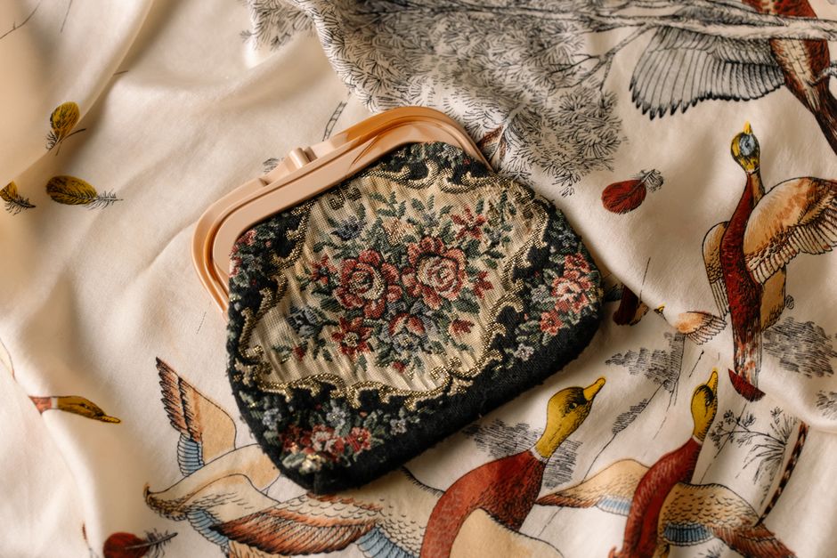 Voyager avec ses bijoux : trousse et astuces