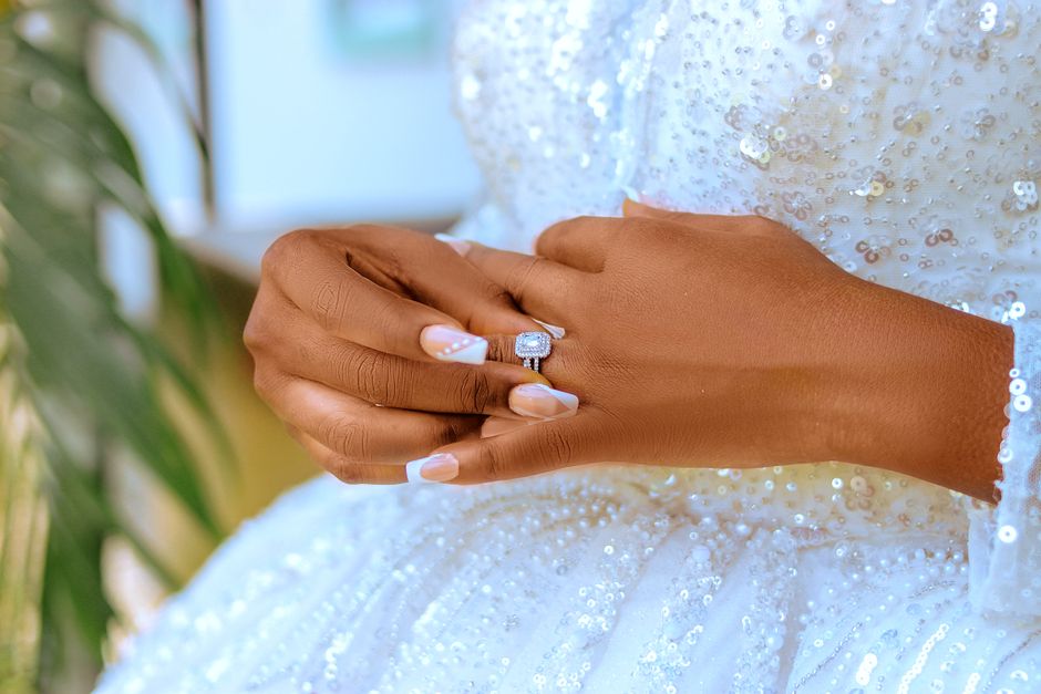 Idées bijoux pour un mariage : invitées et témoins