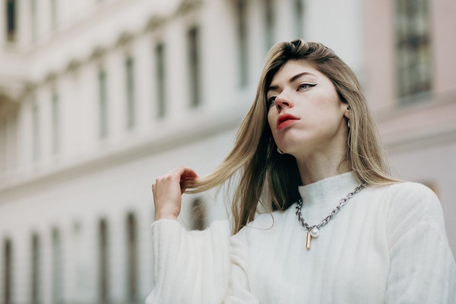 Bijoux et coiffure : idées selon la coupe de cheveux