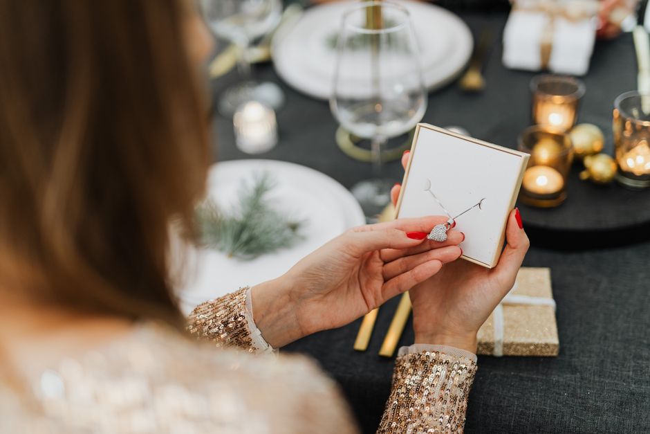 Idées cadeaux bijoux pour un anniversaire