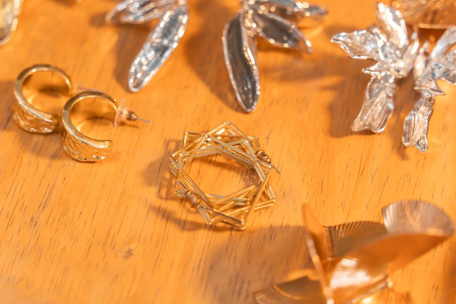 Bijoux dorés ou argentés : comment trancher
